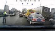 Авто приколы на дорогах. Автомобильные приколы с девушками за рулем, дтп, пешеходами и т.д.
