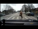 Прикольная походка пешехода