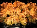 Картофель с беконом, запеченный в духовке. Картошка - гармошка Рецепт приготовления.