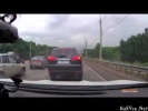 Чувак решил объехать пробку) стоит посмотреть)))