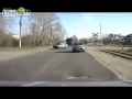 Выбили лобовое стекло головами при аварии