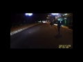 Сходу в морду.