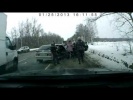 Драка водителей на дороге с частичной обнаженкой