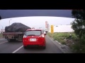 Странный прыжок автомобиля при аварии