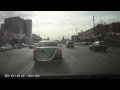 БМВ поднял на свой капот Ниссана