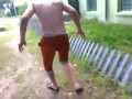 Нырнул в краску головой