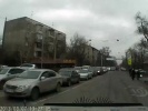Девушка за рулем наказала наглого водителя Мерседеса